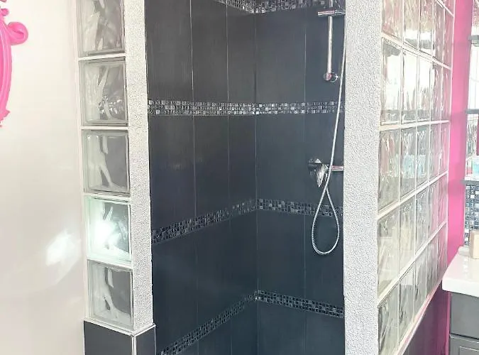 Prázdninový dům La Vie, Maison Entiere Pour 4 Personnes, Avec Exterieur, Inclus, Menage, Linge, Wifi *