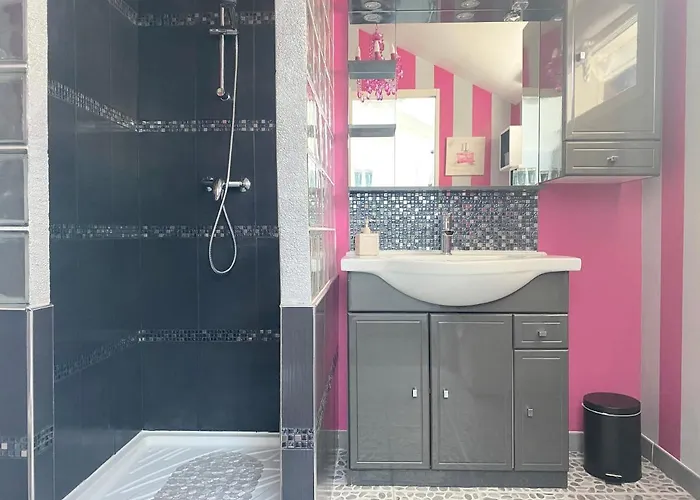 Prázdninový dům La Vie, Maison Entiere Pour 4 Personnes, Avec Exterieur, Inclus, Menage, Linge, Wifi