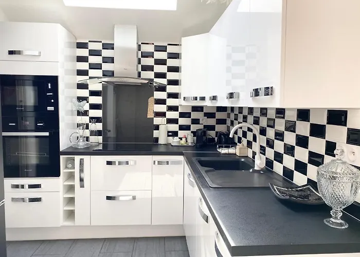 La Vie, Maison Entiere Pour 4 Personnes, Avec Exterieur, Inclus, Menage, Linge, Wifi *